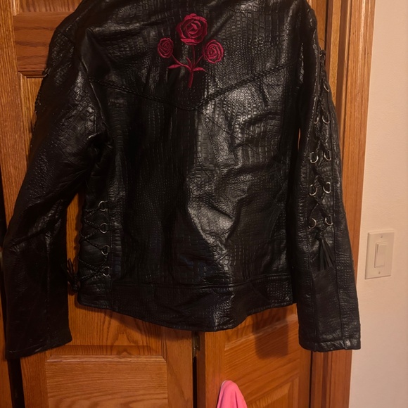 Ladies Black Leather Jacket - Picture 3 of 3